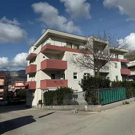 Charlie Apartmán Podstrana