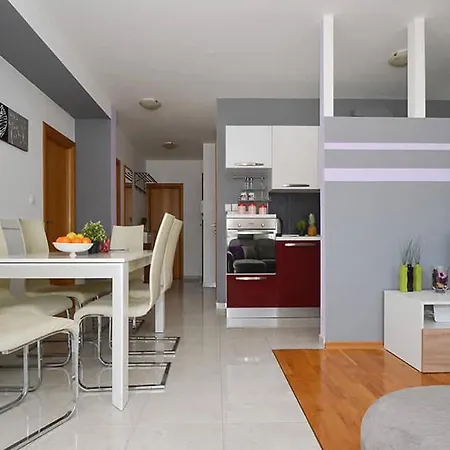 Apartment Charlie Podstrana