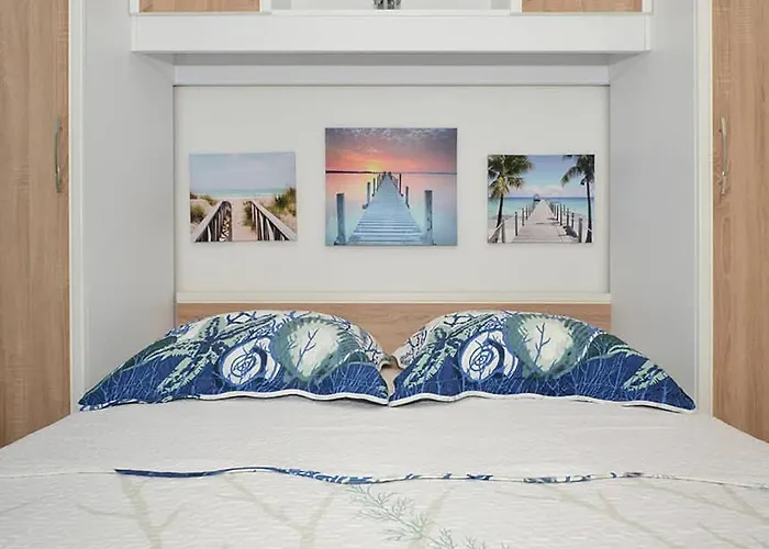 Charlie Apartman